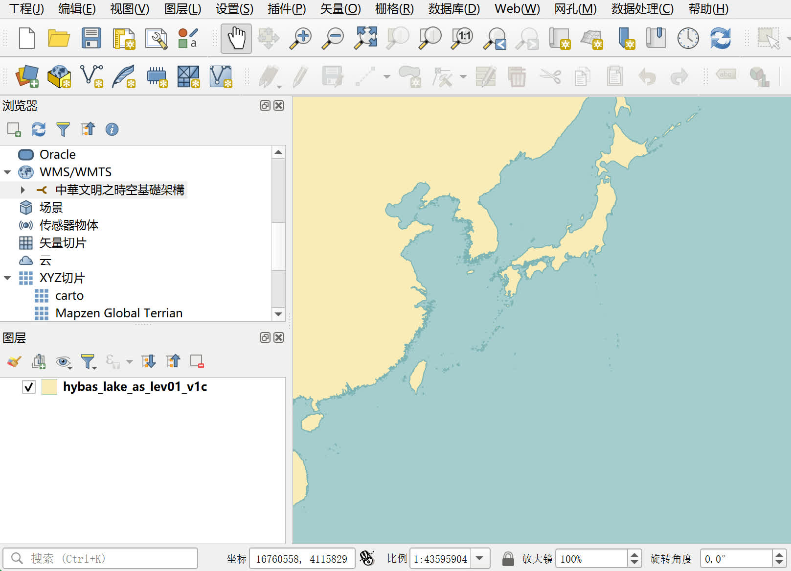 界面左侧是图层列表,其中“hybas_lake_as_lev01_v1c”图层已被选中;右侧是地图窗口,显示东亚地区的轮廓,使用了蓝绿色调来表示水域,浅黄色调来表示陆地。